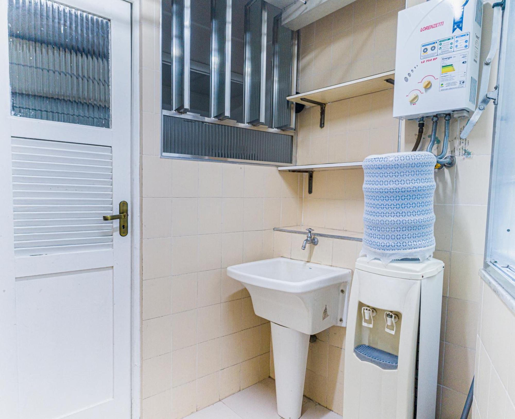 Apartamento Completo Na Praia De Copacabana 02 Quartos Com Vista Lateral Mar Em Andar Alto, Ar, Wifi , Netflix, Pauloangerami Rmvc18 Рио-де-Жанейро Экстерьер фото