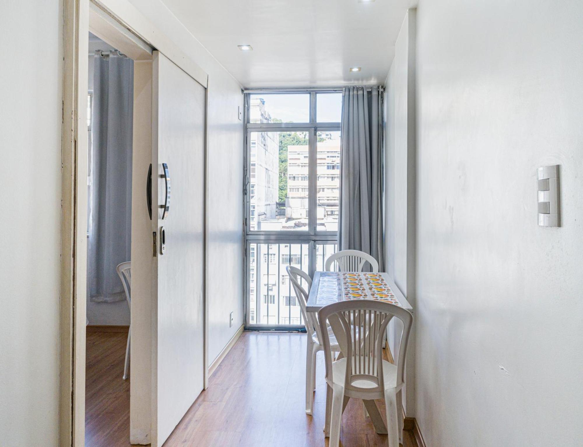 Apartamento Completo Na Praia De Copacabana 02 Quartos Com Vista Lateral Mar Em Andar Alto, Ar, Wifi , Netflix, Pauloangerami Rmvc18 Рио-де-Жанейро Экстерьер фото