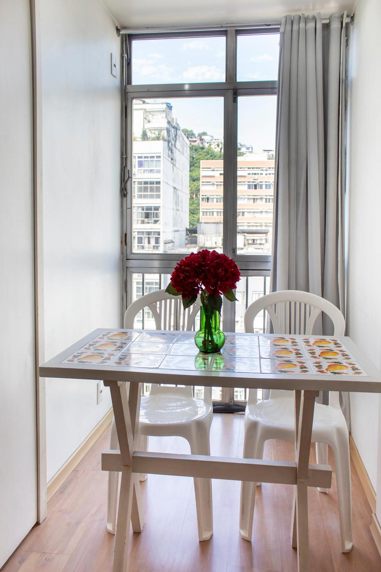 Apartamento Completo Na Praia De Copacabana 02 Quartos Com Vista Lateral Mar Em Andar Alto, Ar, Wifi , Netflix, Pauloangerami Rmvc18 Рио-де-Жанейро Экстерьер фото